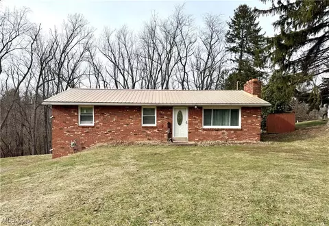 130 Hedges Dr, Wellsburg, WV 26070