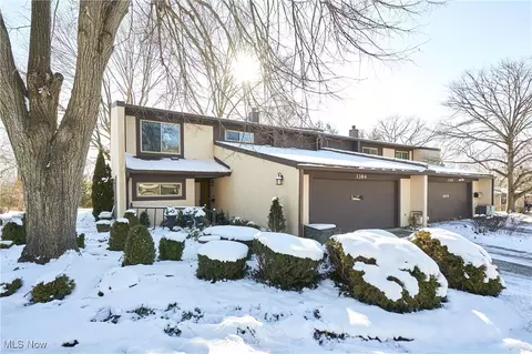 3384 S Smith Rd, Fairlawn, OH 44333