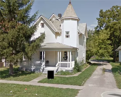 802 W 9th St, Lorain, OH 44052
