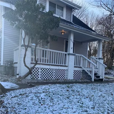 669 N Way St, Barberton, OH 44203