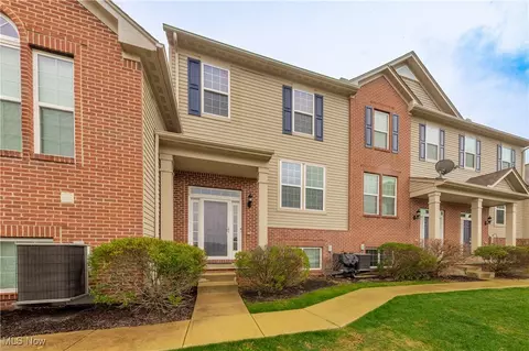 386 Caleb Dr, Copley, OH 44321