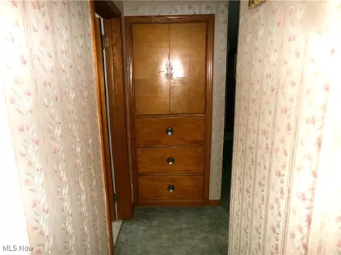 Entry Way - 1407 Mcdowell St NE, Canton, OH 44721 photo 1 of 2