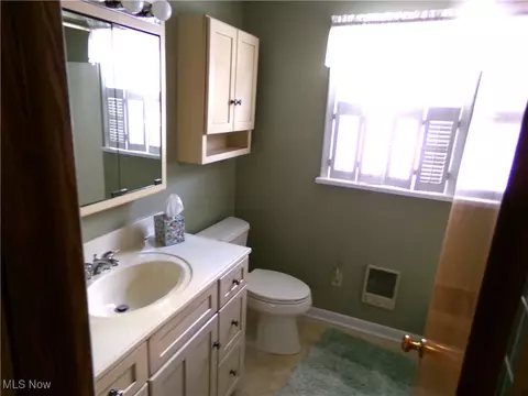 Bath - 1407 Mcdowell St NE, Canton, OH 44721 photo 1 of 3