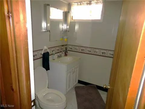 Bath - 1407 Mcdowell St NE, Canton, OH 44721 photo 3 of 3
