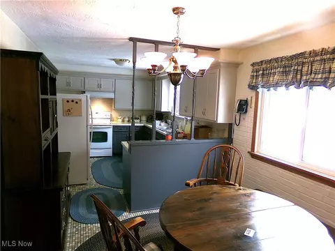 Dining - 1407 Mcdowell St NE, Canton, OH 44721 photo 1 of 1