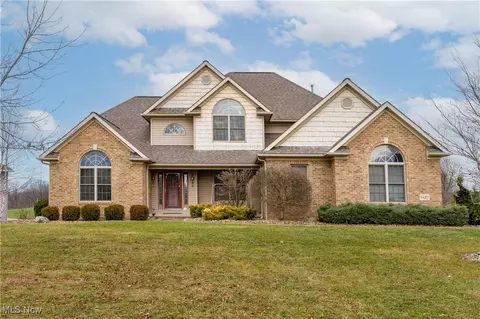 8487 Sandbridge St NW, Massillon, OH 44646