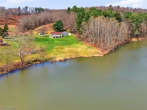 1430 Magnolia Rd SW, Dellroy, OH 44620