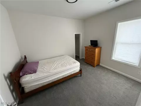 Bedroom - 4211 Park Ave, Ashtabula, OH 44004 photo 4 of 6