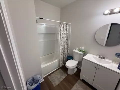 Bath - 4211 Park Ave, Ashtabula, OH 44004 photo 2 of 3
