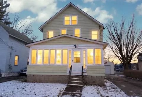 294 16th St, Elyria, OH 44035