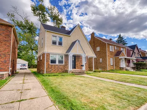 5231 Philip Ave, Maple Heights, OH 44137 photo 4
