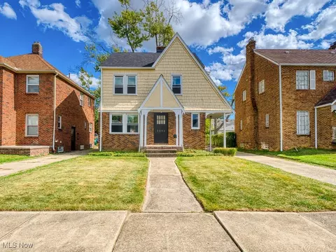 5231 Philip Ave, Maple Heights, OH 44137