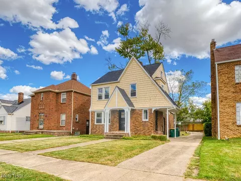 5231 Philip Ave, Maple Heights, OH 44137 photo 3