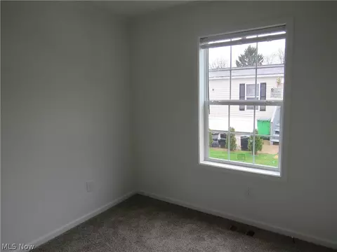 Bedroom - 2665 Eagle Point Dr, Madison, OH 44057 photo 2 of 3