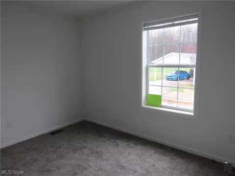 Bedroom - 2665 Eagle Point Dr, Madison, OH 44057 photo 3 of 3