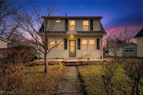 222 Union St, Wellington, OH 44090