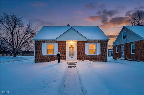 1078 Lindsay Ave, Akron, OH 44306