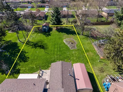 View/Area - 490 Mapleview Dr, Seven Hills, OH 44131 photo 3 of 5