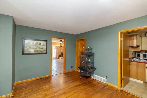 Entry Way - 490 Mapleview Dr, Seven Hills, OH 44131 photo 1 of 1