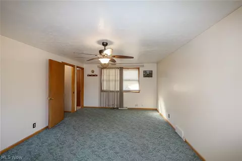 Bedroom - 490 Mapleview Dr, Seven Hills, OH 44131 photo 2 of 10