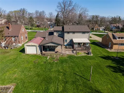 View/Area - 490 Mapleview Dr, Seven Hills, OH 44131 photo 1 of 5
