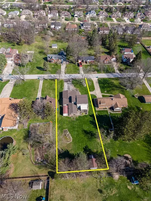 View/Area - 490 Mapleview Dr, Seven Hills, OH 44131 photo 5 of 5
