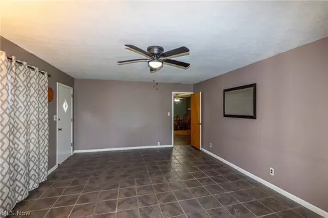 Living - 490 Mapleview Dr, Seven Hills, OH 44131 photo 5 of 5