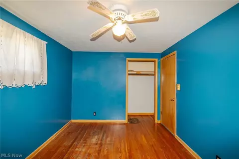 Bedroom - 490 Mapleview Dr, Seven Hills, OH 44131 photo 6 of 10