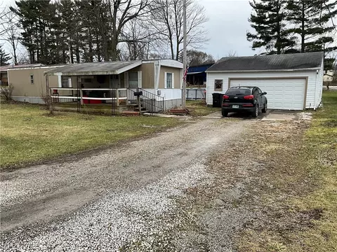 39 W Washburn St, New London, OH 44851