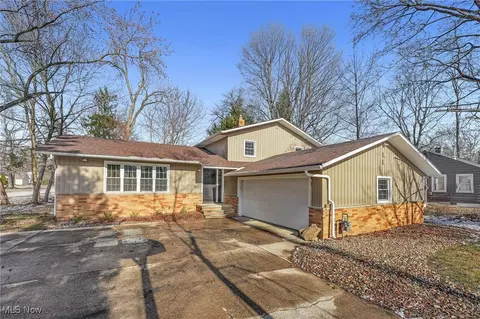 8031 Munson Rd, Mentor, OH 44060
