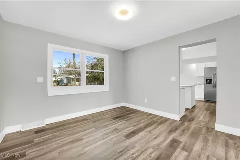 8031 Munson Rd, Mentor, OH 44060 photo 6