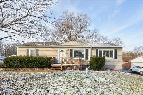 3018 Greer Rd, Coventry, OH 44319