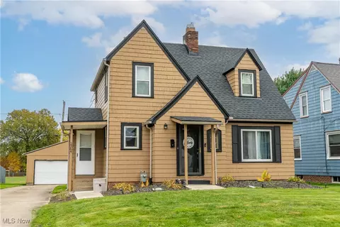 2364 Shunk Ave, Alliance, OH 44601