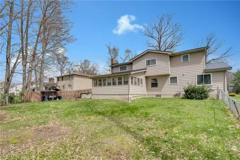 Exterior - 858 Squirrel Hill Dr, Boardman, OH 44512 photo 7 of 8