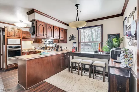 Kitchen - 858 Squirrel Hill Dr, Boardman, OH 44512 photo 4 of 5