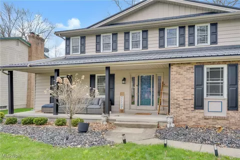 Exterior - 858 Squirrel Hill Dr, Boardman, OH 44512 photo 2 of 8