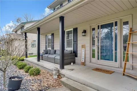 Exterior - 858 Squirrel Hill Dr, Boardman, OH 44512 photo 4 of 8