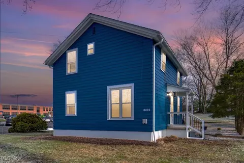 3301 Cormany Rd, Akron, OH 44319
