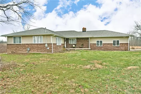 5778 Palmyra Rd SW, Warren, OH 44481