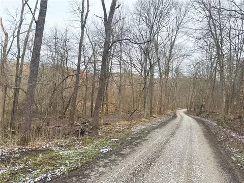 4000 Green Rd, Tippecanoe, OH 44699