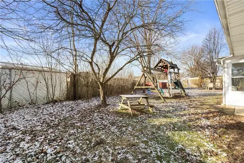 2108 E 41st St, Lorain, OH 44055 photo 18