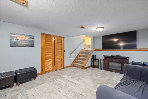 2108 E 41st St, Lorain, OH 44055 photo 5