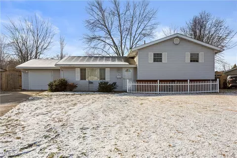 2108 E 41st St, Lorain, OH 44055
