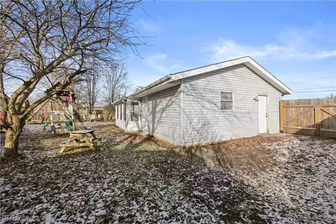 2108 E 41st St, Lorain, OH 44055 photo 20