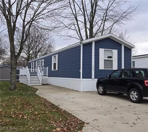 268 Westwoods St, Amherst, OH 44001