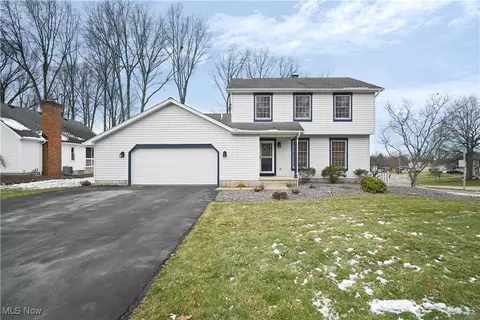 583 Wyndclift Cir, Austintown, OH 44515