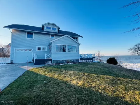 5041 N Warner Dr, Geneva, OH 44041