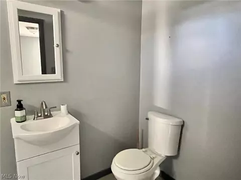 Bath - 2130 E 44th St, Ashtabula, OH 44004 photo 2 of 2