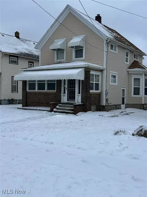 97 8th St NW, Barberton, OH 44203