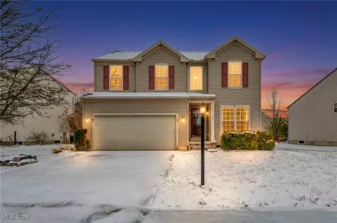 9642 Sunray Dr, Olmsted Twp, OH 44138